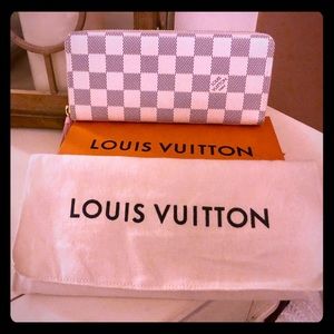 Louis Vuitton wallet 💕💕💕